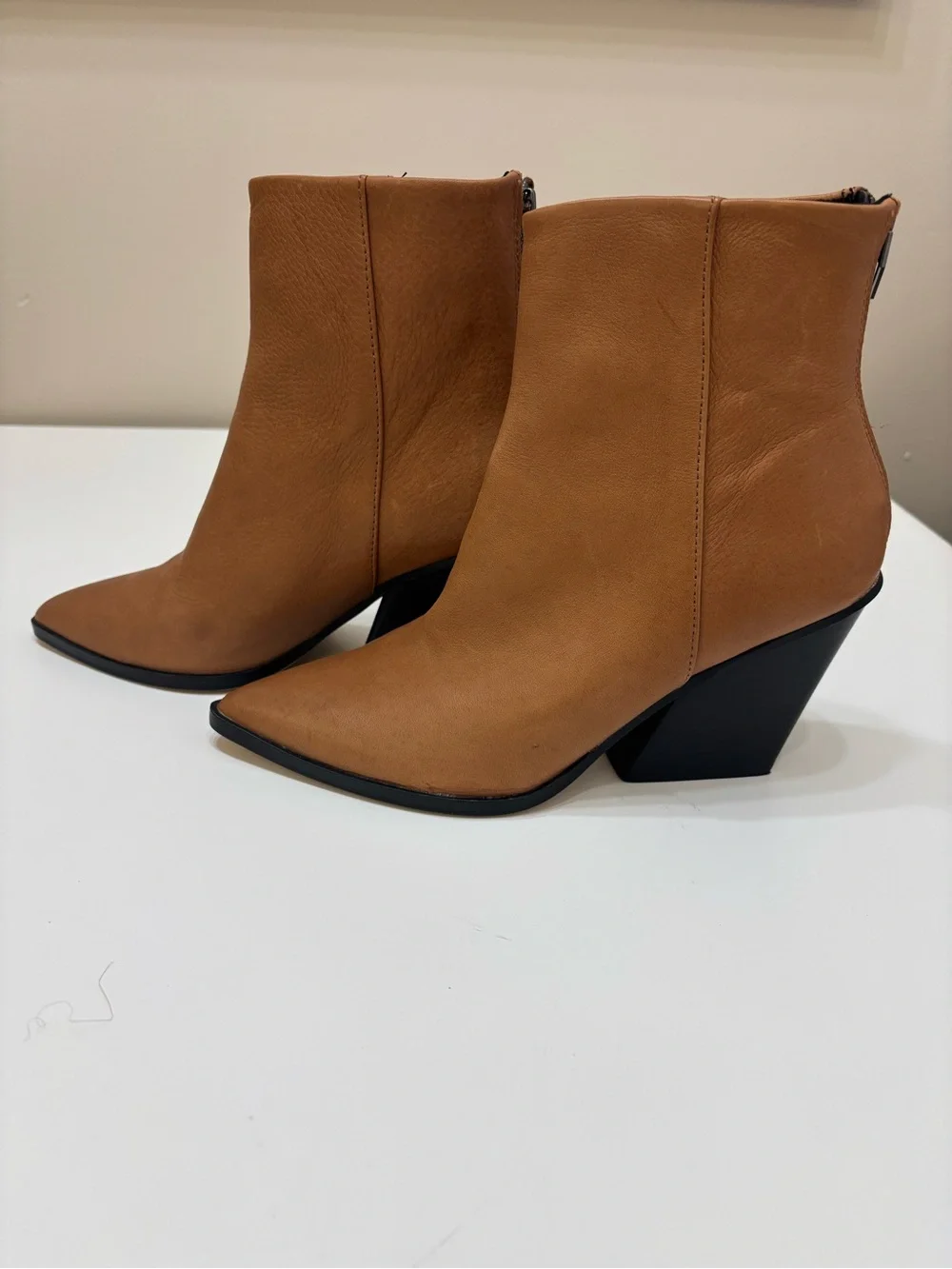 👢 Dolce Vita Cognac Leather Pointed-Toe Ankle Boots